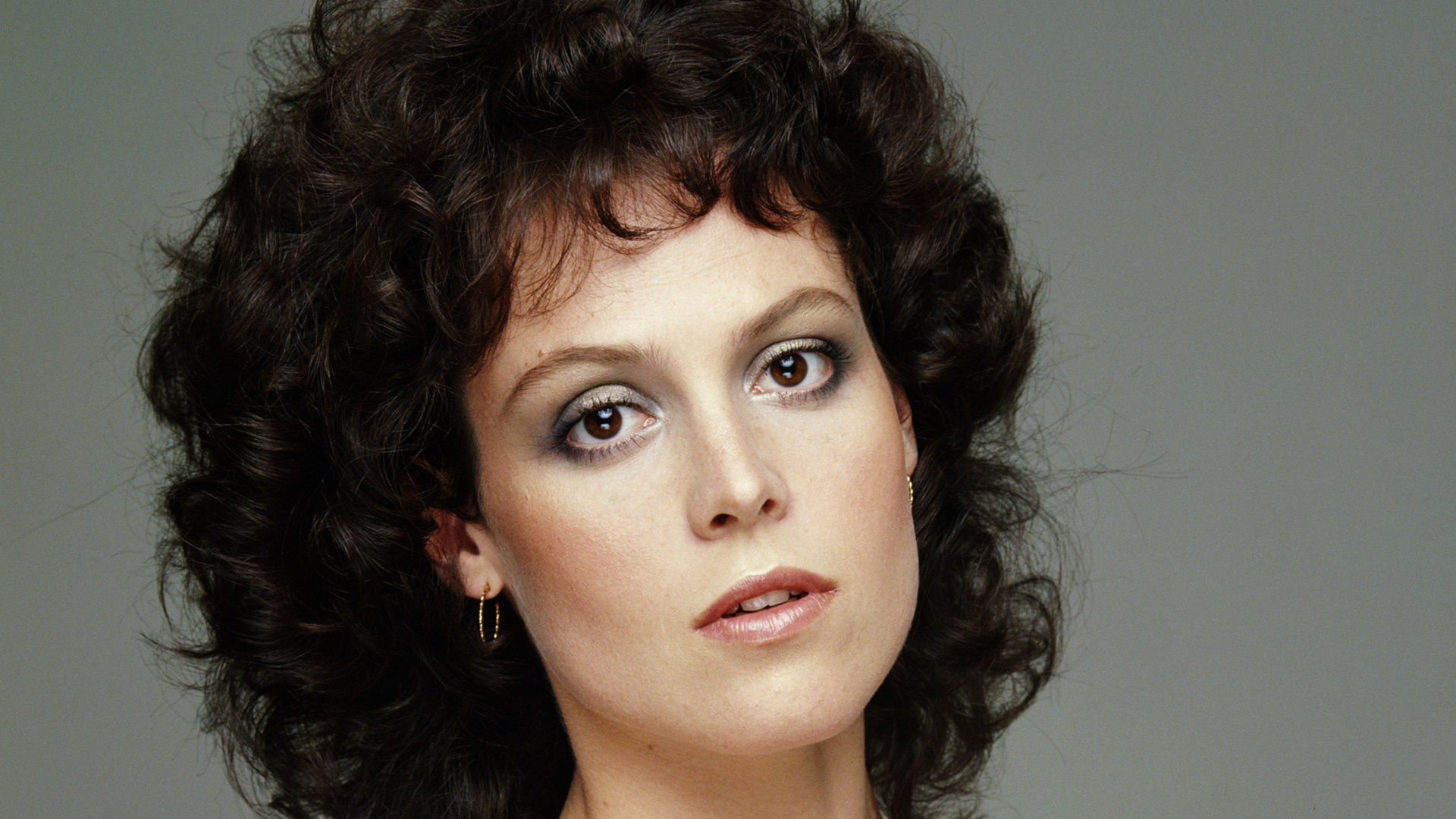 Did Sigourney Weaver Go Under The Knife Body Measurements And More Plastic Surgery Feed 